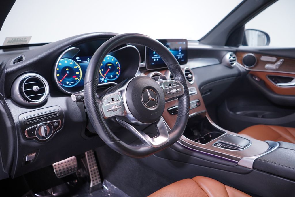 Thumbnail: 2022 Mercedes-Benz GLC - 6