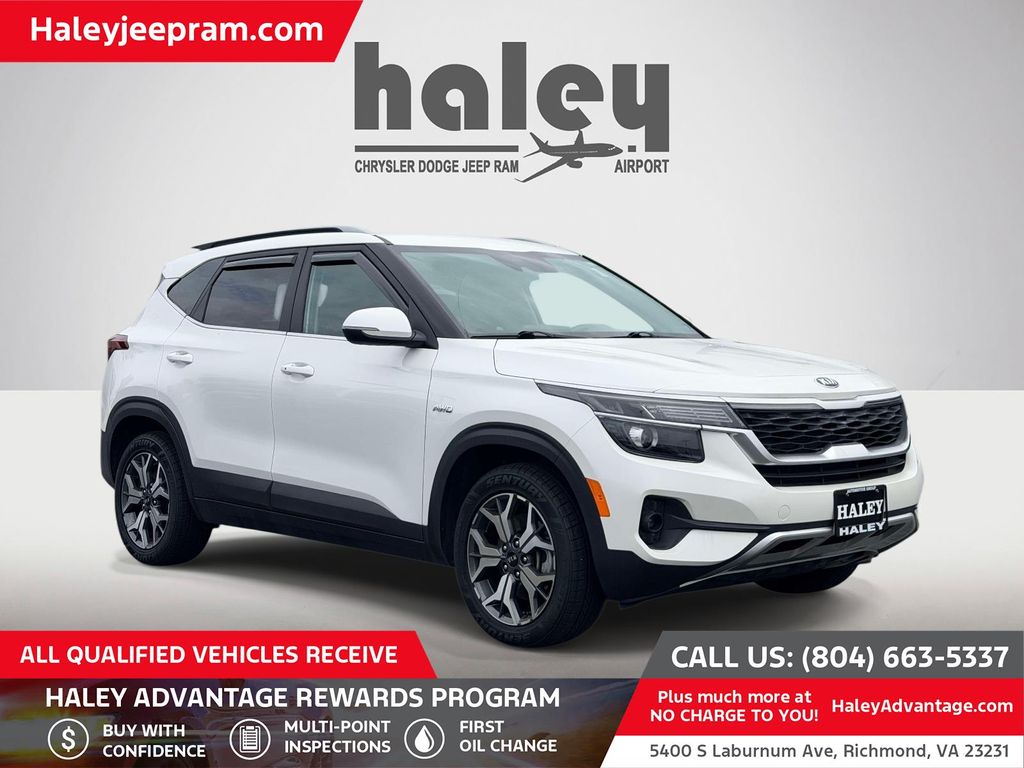 Snow White Pearl 2021 Kia Seltos SUV / Crossover All-Wheel Drive Continuously Variable Transmission