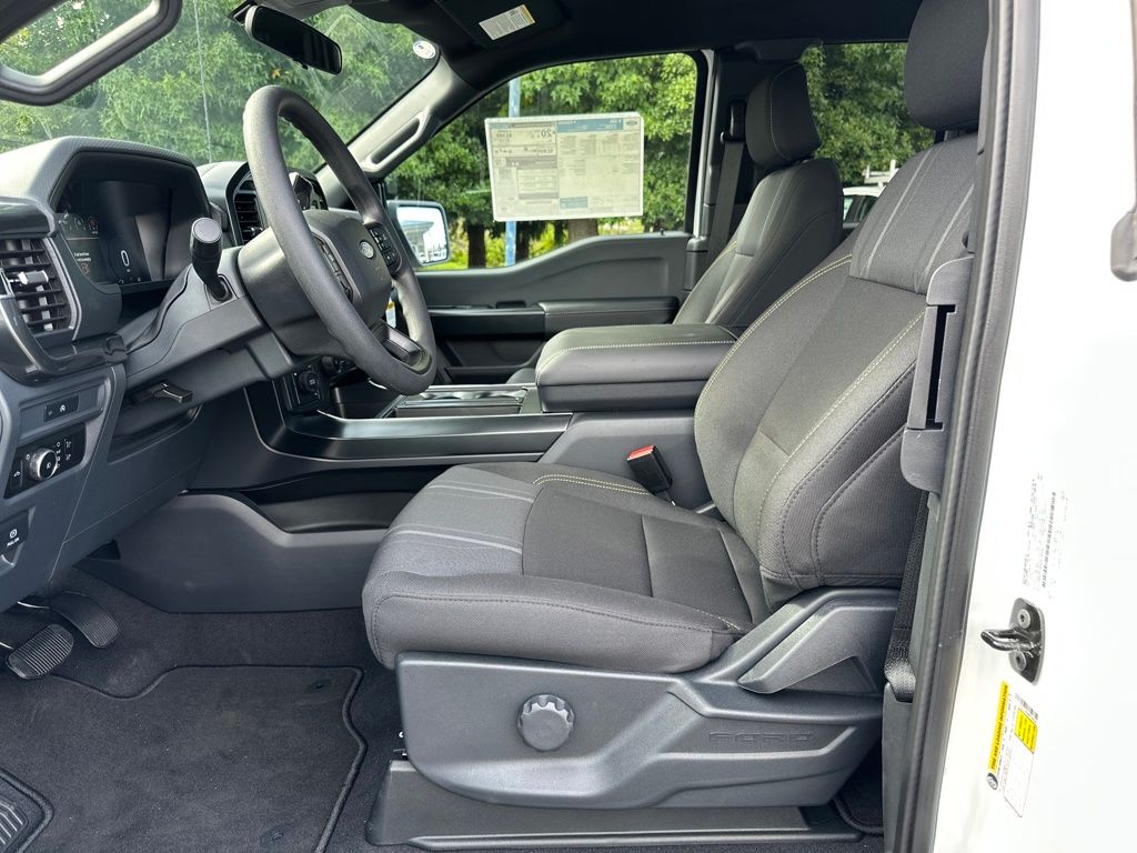 New 2025 Ford F-150 SuperCab 6.5' Box STX