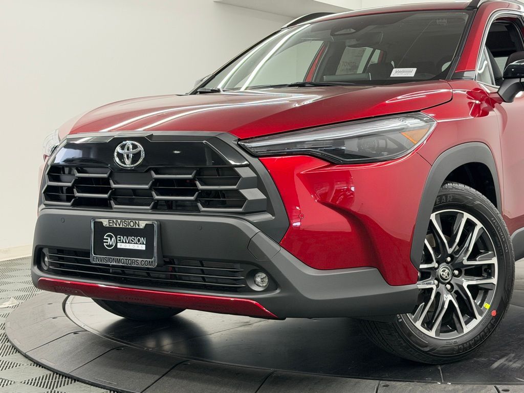 View vehicle photo 3