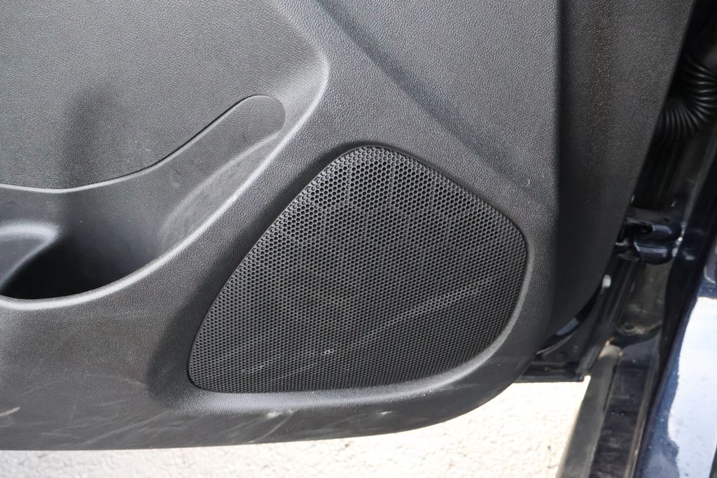 Thumbnail: 2017 Chevrolet Malibu - 16