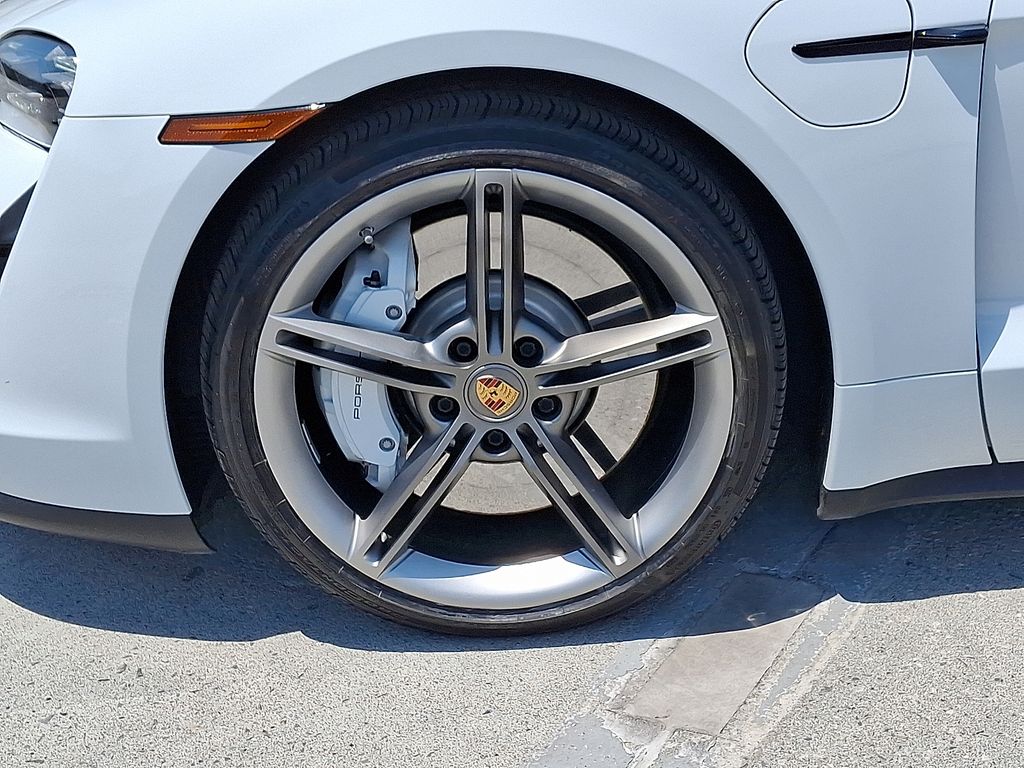 2021 Porsche Taycan  12