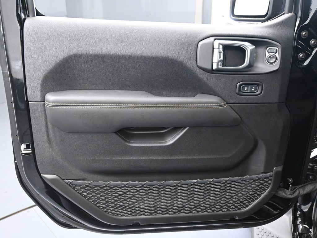 New 2025 Black Clearcoat Jeep Sahara image 25