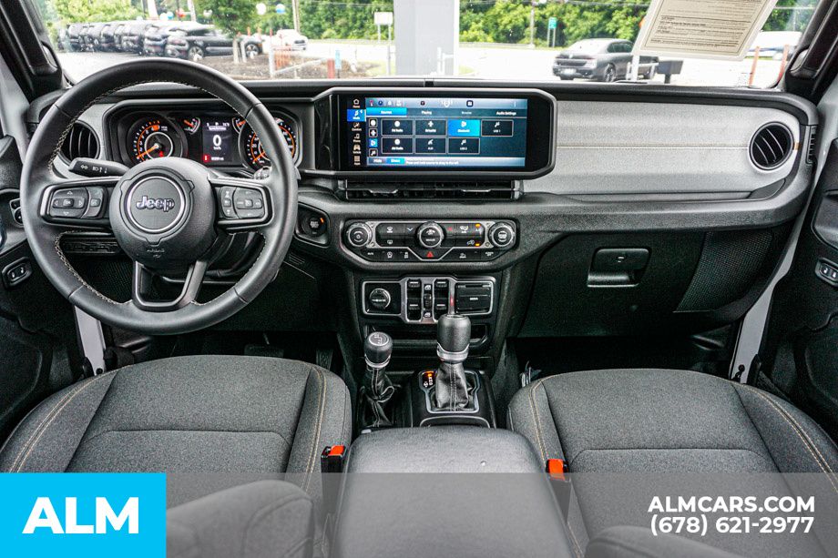 Used 2025 White Jeep Sport S image 27