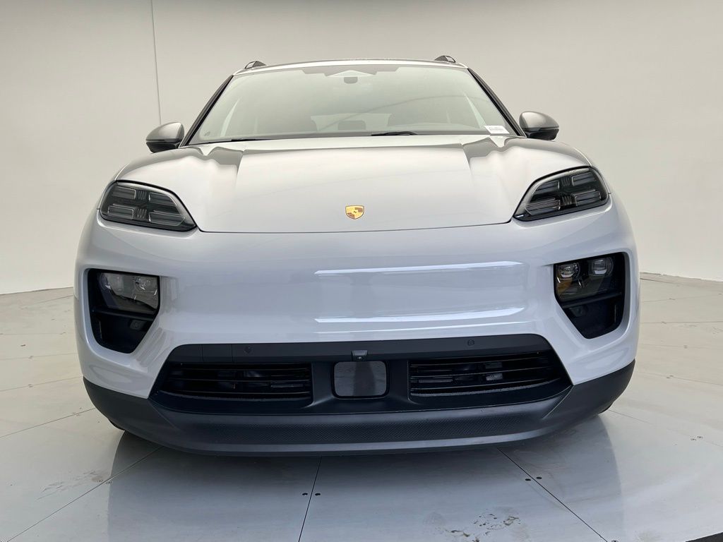 Thumbnail: 2026 Porsche Macan - 25