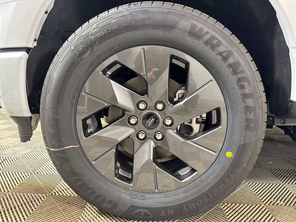 2025 Ford F-150 Lightning photo 10