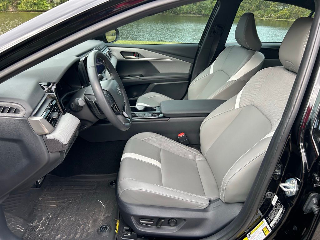 Thumbnail: 2025 Toyota Camry - 14