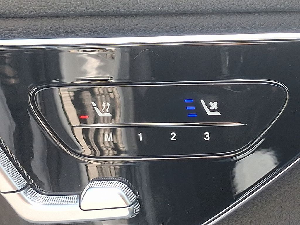 Thumbnail: 2025 Mercedes-Benz GLC - 19