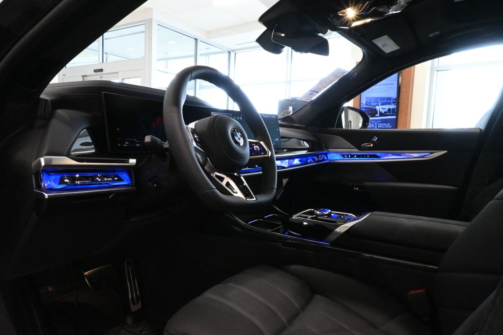2025 BMW 7 Series 760i xDrive 13