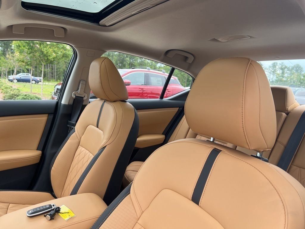 2025 Super Black Nissan Sentra SV FWD Sedan