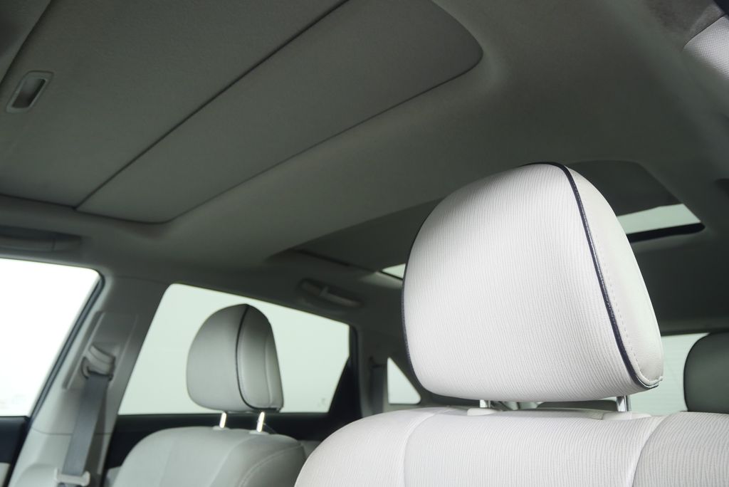 Thumbnail: 2010 Toyota Venza - 12