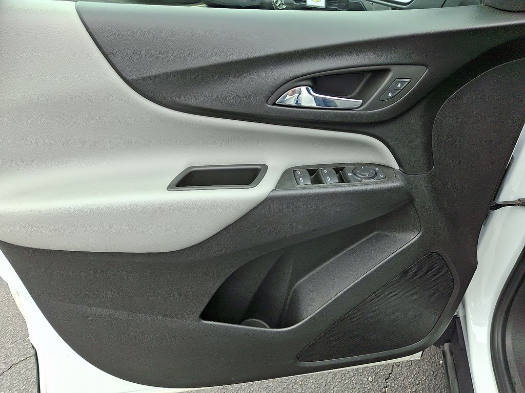 Thumbnail: 2022 Chevrolet Equinox - 13