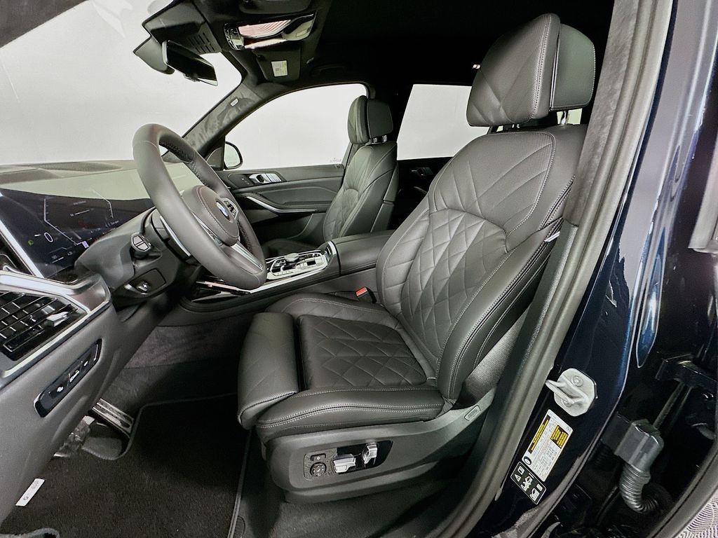 Thumbnail: 2027 BMW X7 - 16
