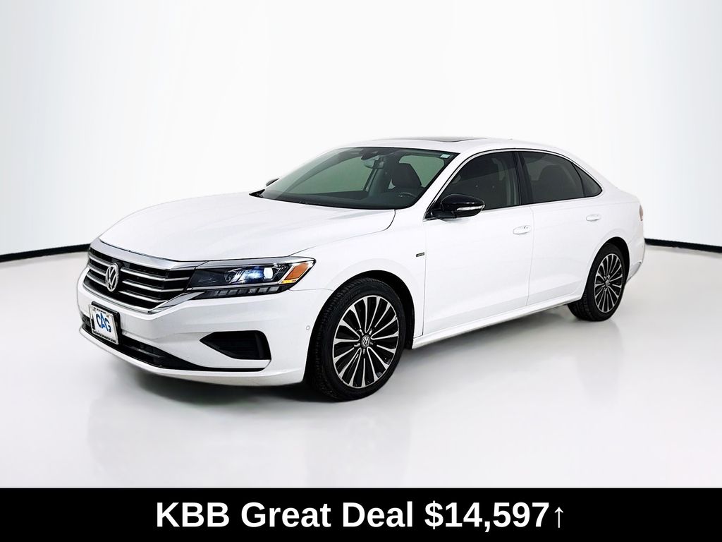 Pure White 2022 Volkswagen Passat Sedan Front-Wheel Drive 6-Speed Automatic