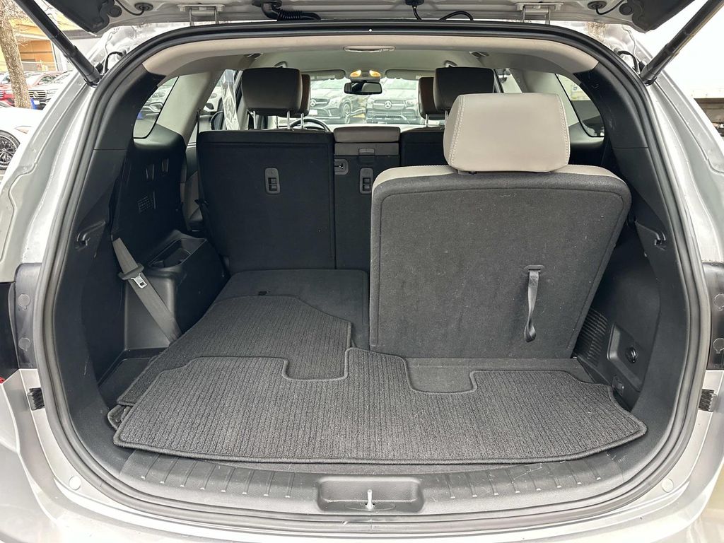 Thumbnail: 2018 Hyundai Santa Fe - 27