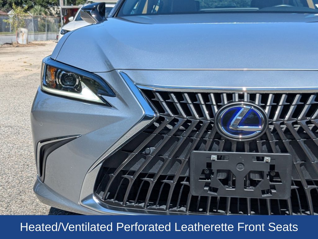 2022 Lexus ES 300h 