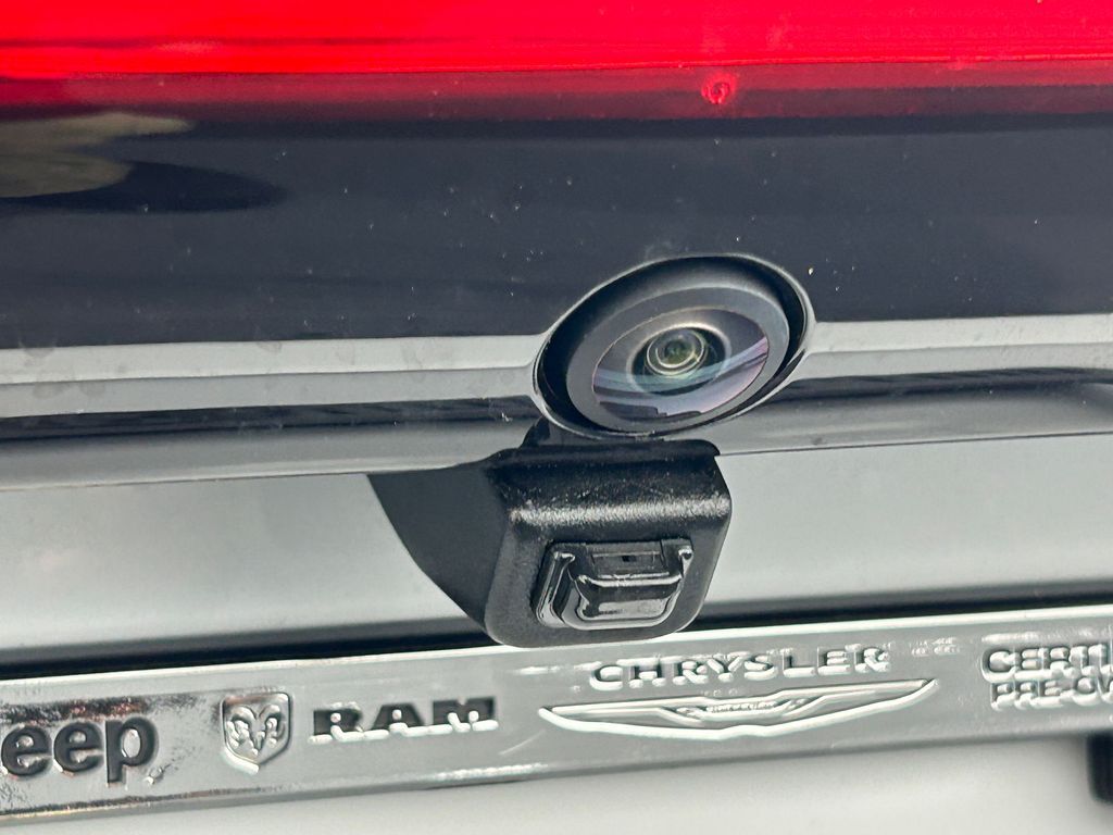 New 2026 Bright White Clearcoat Chrysler Pinnacle image 28