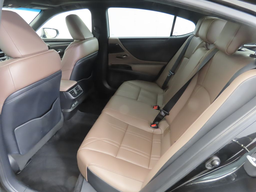 2022 Lexus ES 350 Luxury 22