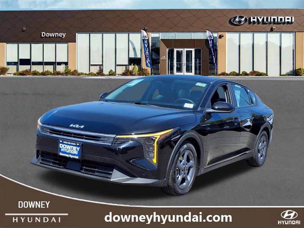 Aurora Black Pearl 2025 Kia K4 Sedan Front-Wheel Drive Continuously Variable Transmission