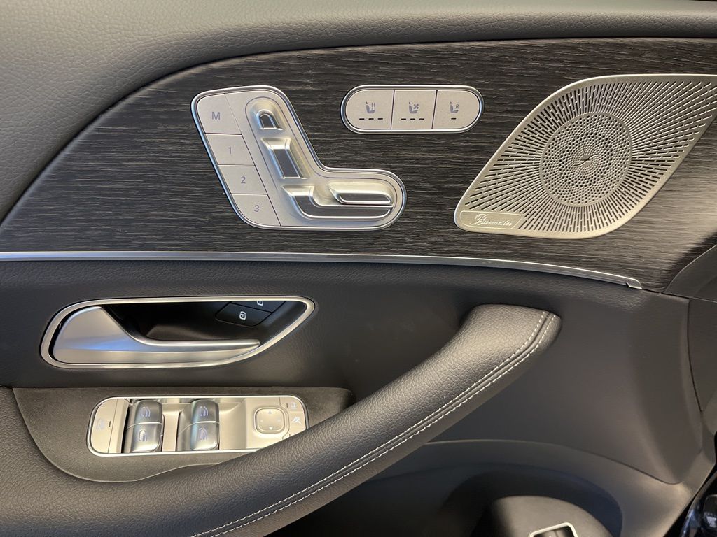 Thumbnail: 2026 Mercedes-Benz GLS - 12