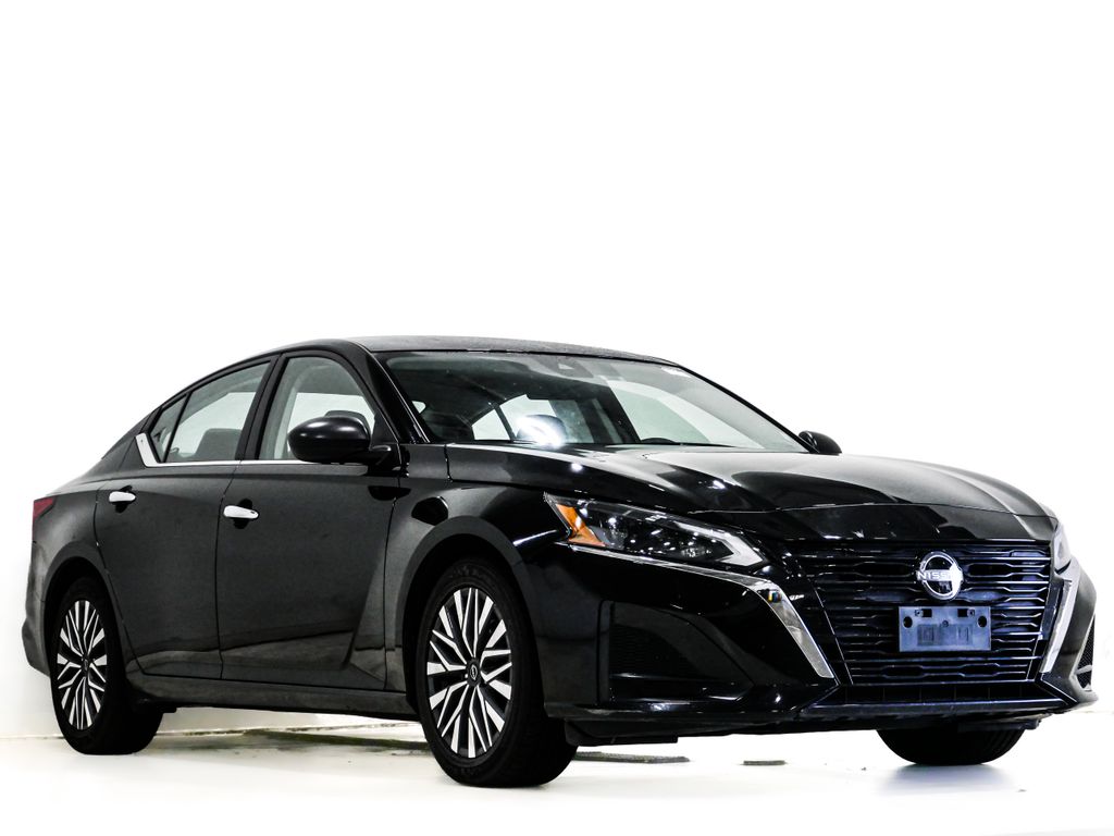 Super Black Clearcoat 2024 Nissan Altima Sedan Front-Wheel Drive Continuously Variable Transmission
