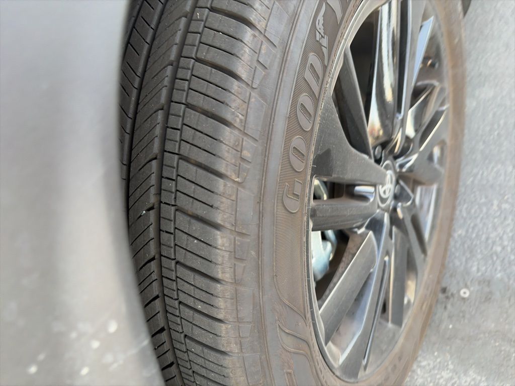 Thumbnail: 2025 Toyota Corolla Cross - 10