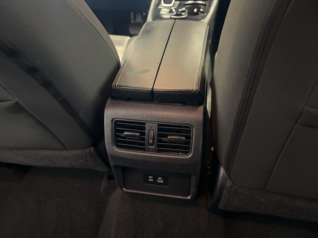 2022 Nissan Rogue SV photo