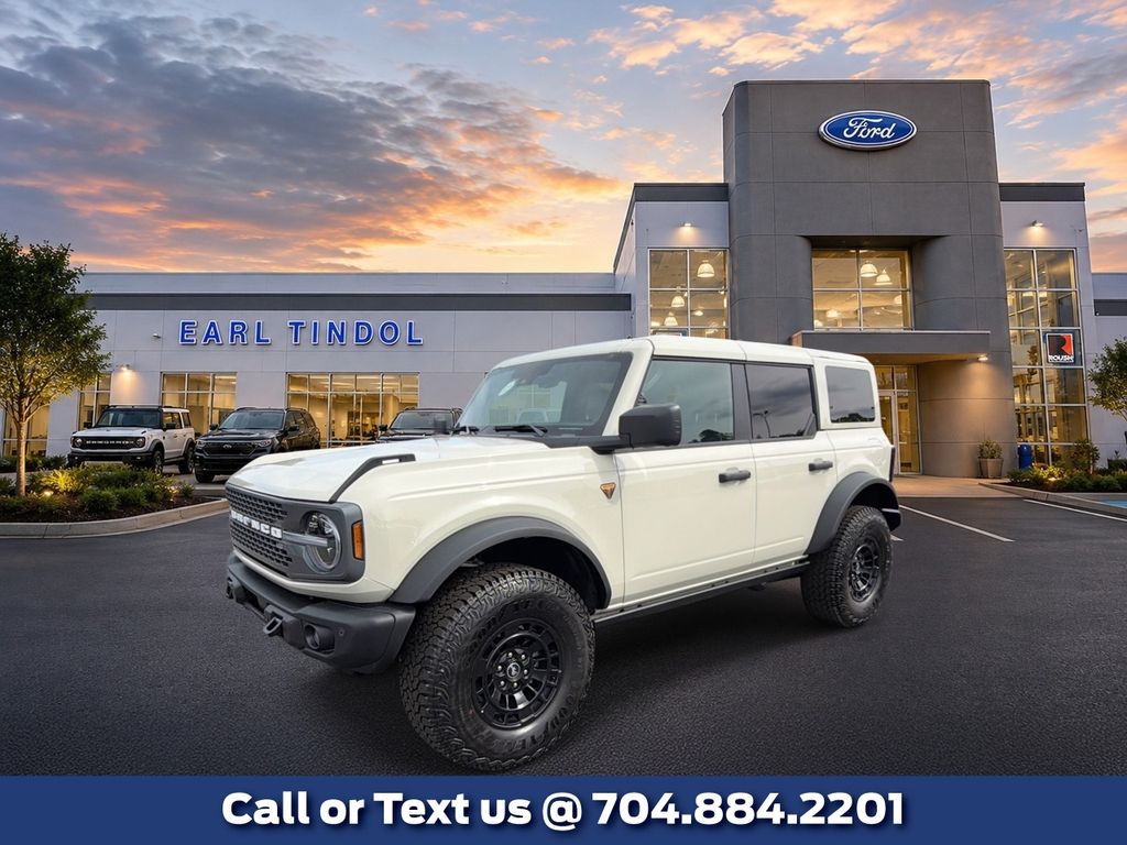 Desert Sand 2026 Ford Bronco SUV / Crossover Four-Wheel Drive Automatic