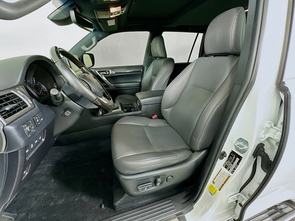 Thumbnail: 2022 Lexus GX - 21