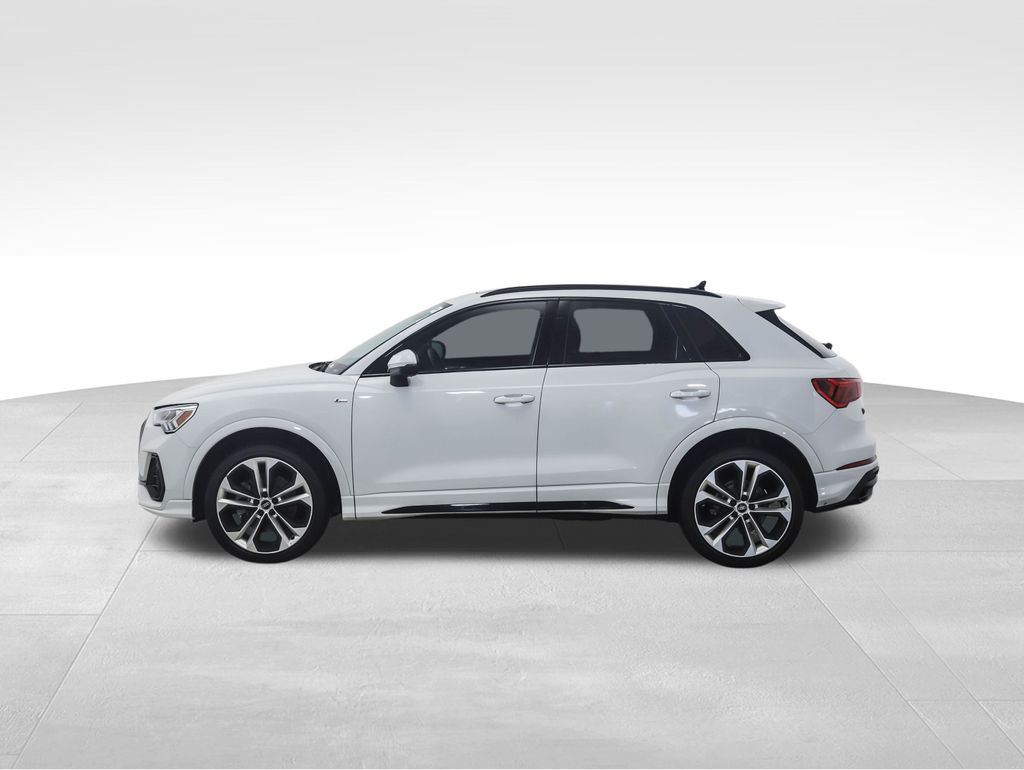 Thumbnail: 2022 Audi Q3 - 2
