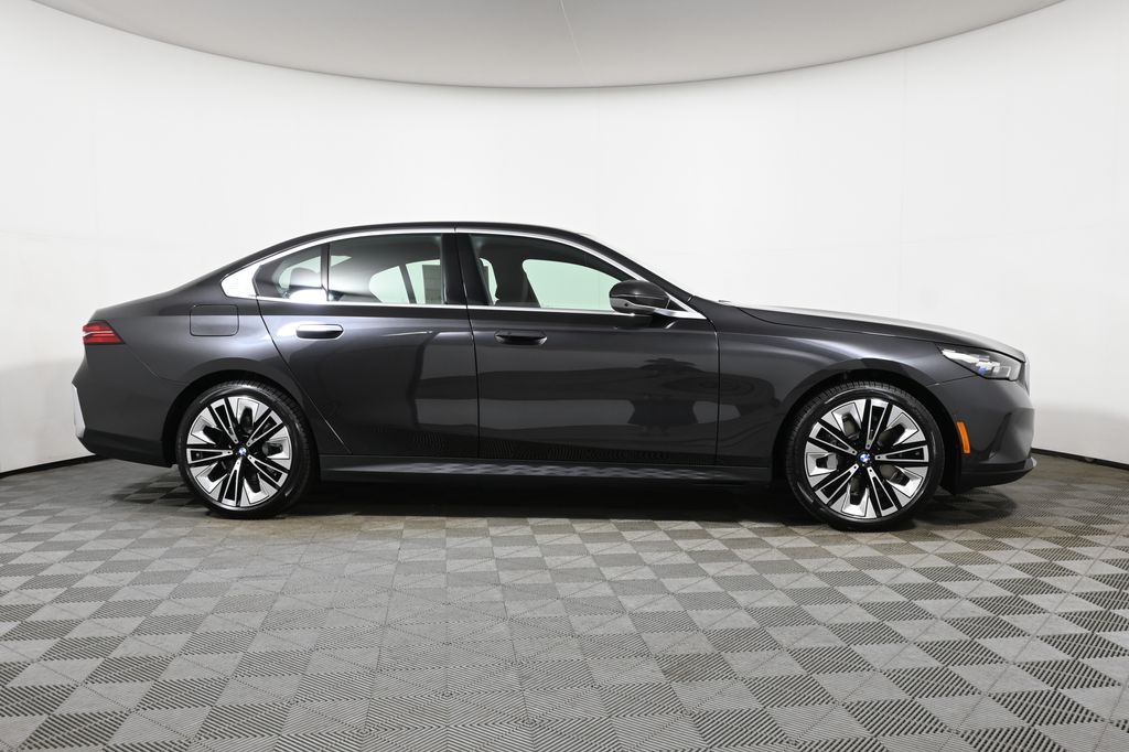 Thumbnail: 2026 BMW 5 Series - 8