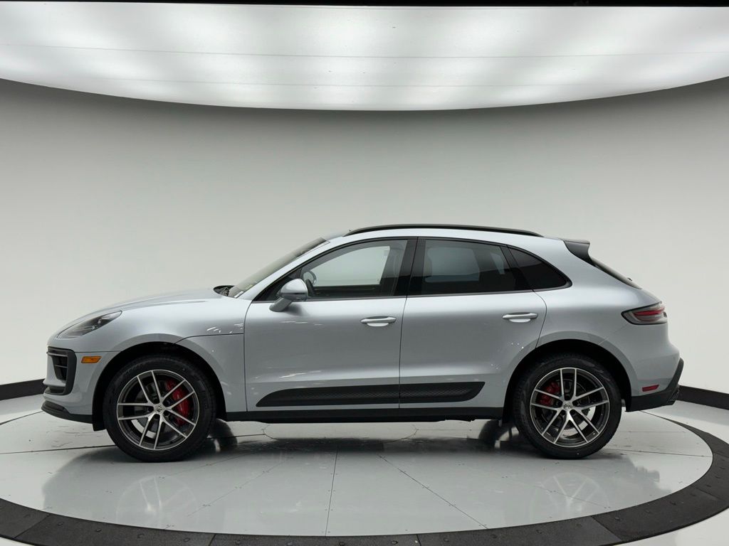 2024 Porsche Macan S 2