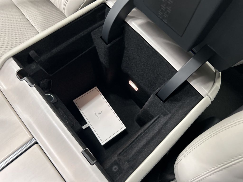 new 2026 Lincoln Navigator car, priced at $106,480