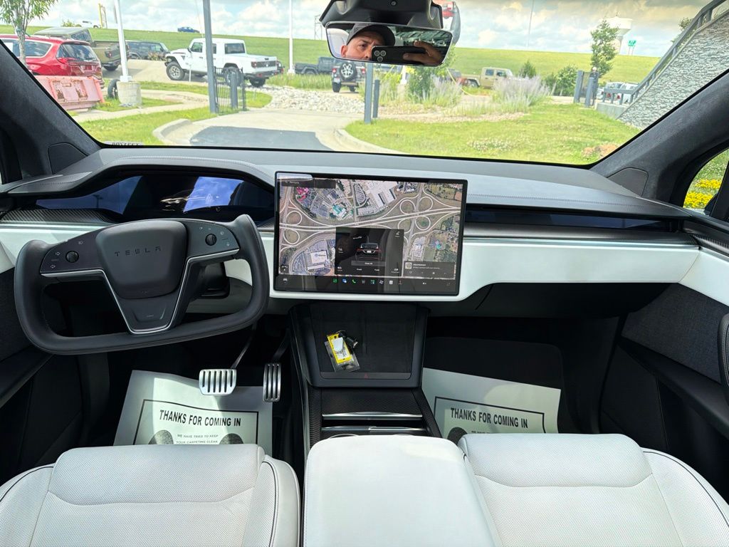 Used 2022 Black Tesla Plaid image 13