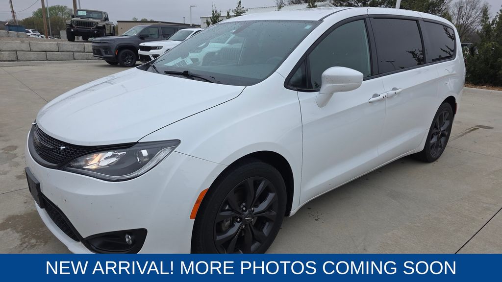 2020 Chrysler Pacifica Touring