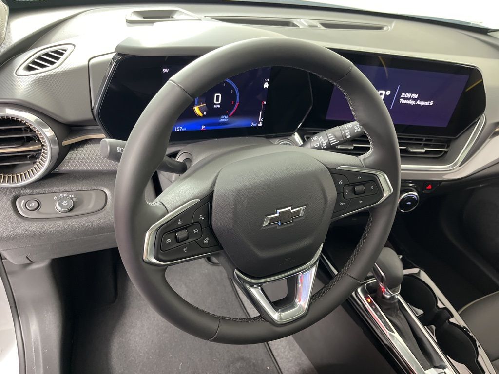 Thumbnail: 2025 Chevrolet Trax - 25