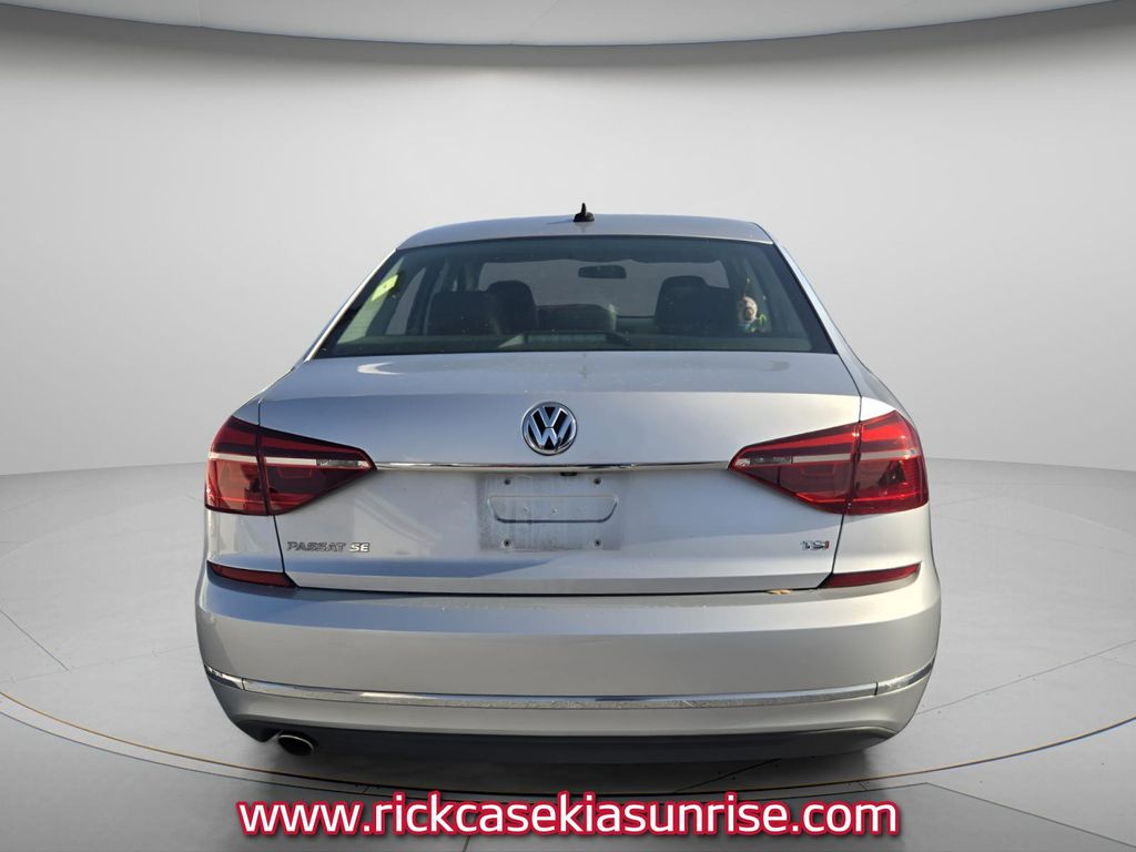 2018 Volkswagen Passat - $11,990