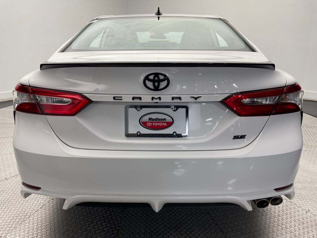 2020 Toyota Camry SE 6