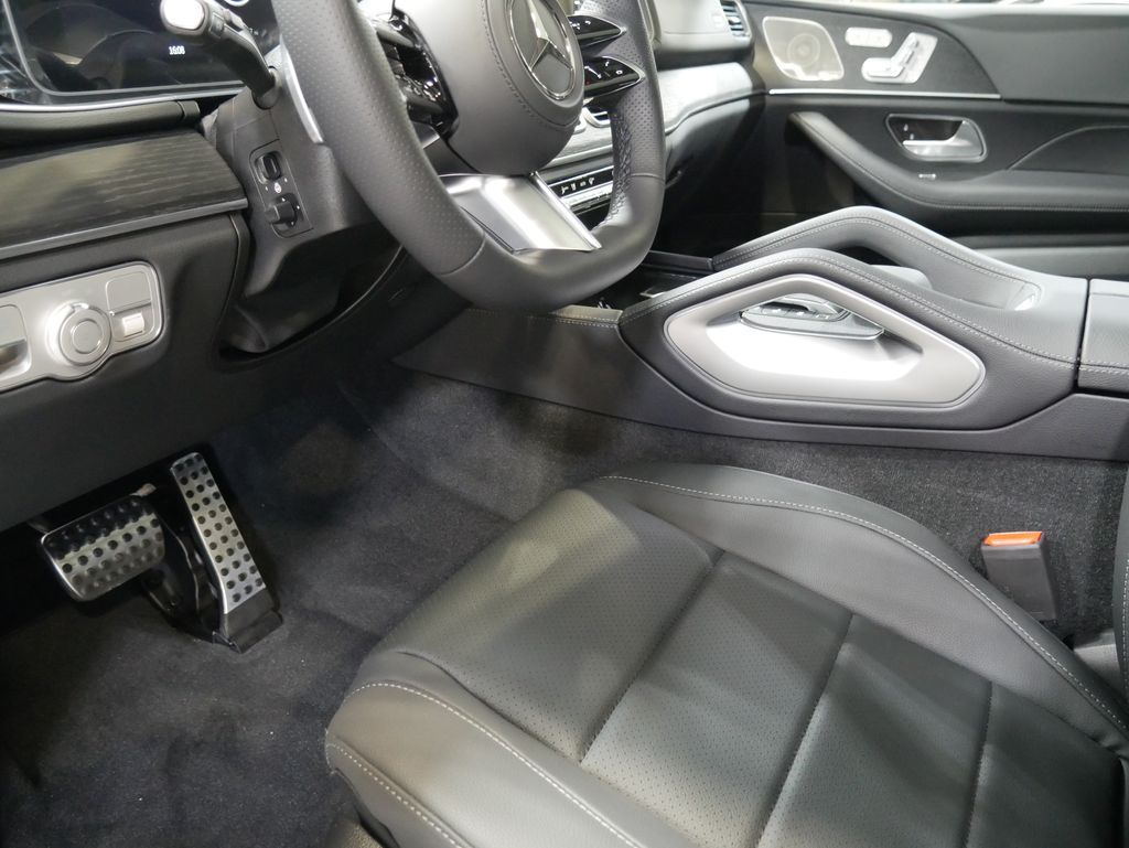 Thumbnail: 2026 Mercedes-Benz GLS - 20