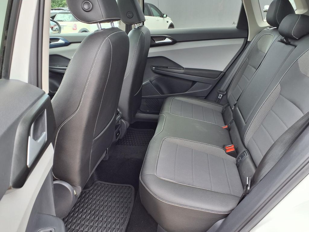 2023 Volkswagen Taos 1.5T SE White at DeMontrond Auto Country