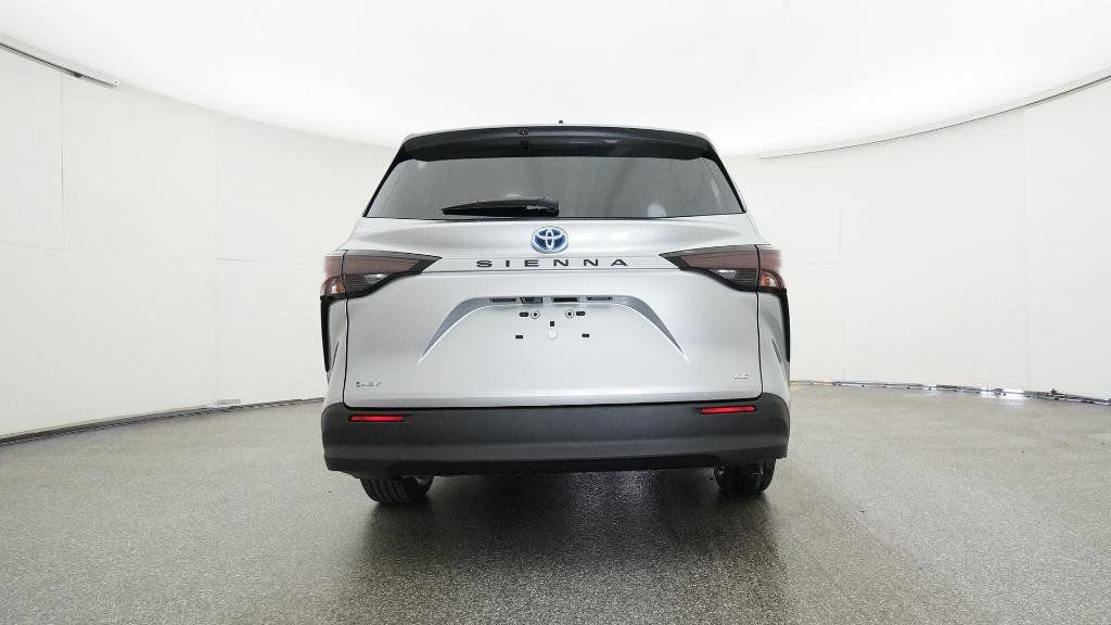 Thumbnail: 2025 Toyota Sienna - 18