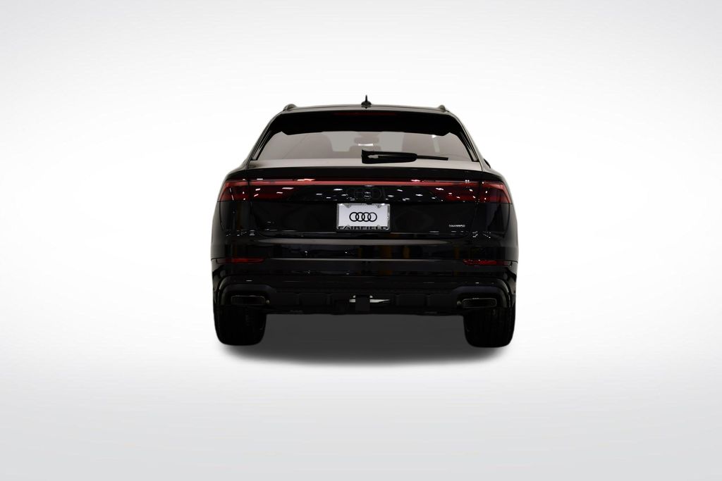 Thumbnail: 2026 Audi Q8 - 4