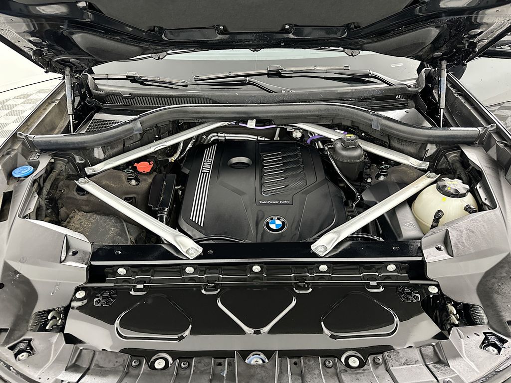 2022 BMW X7 xDrive40i 32