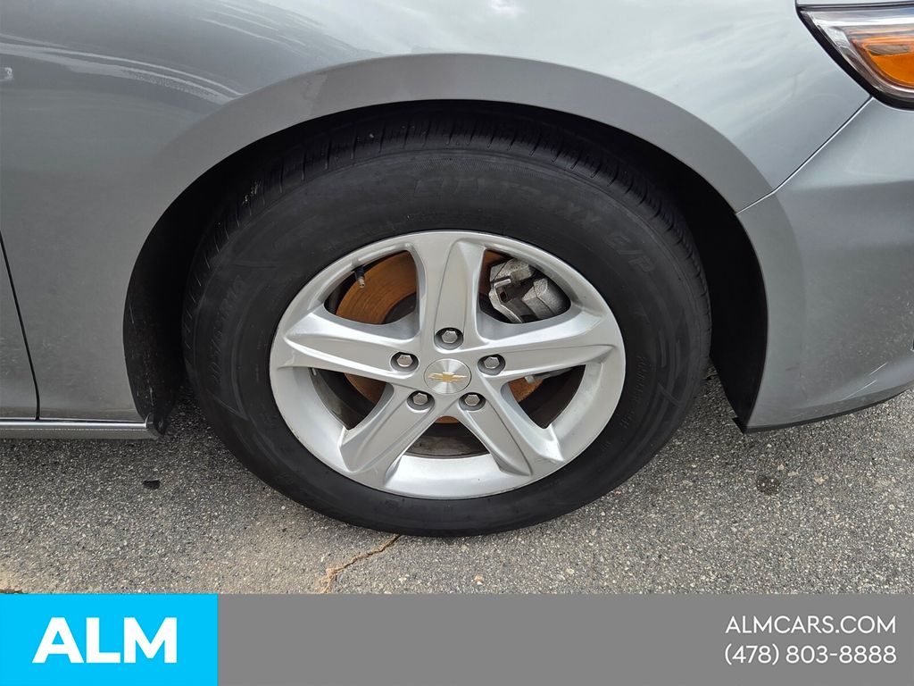 Used 2024 Gray Chevrolet LT image 14