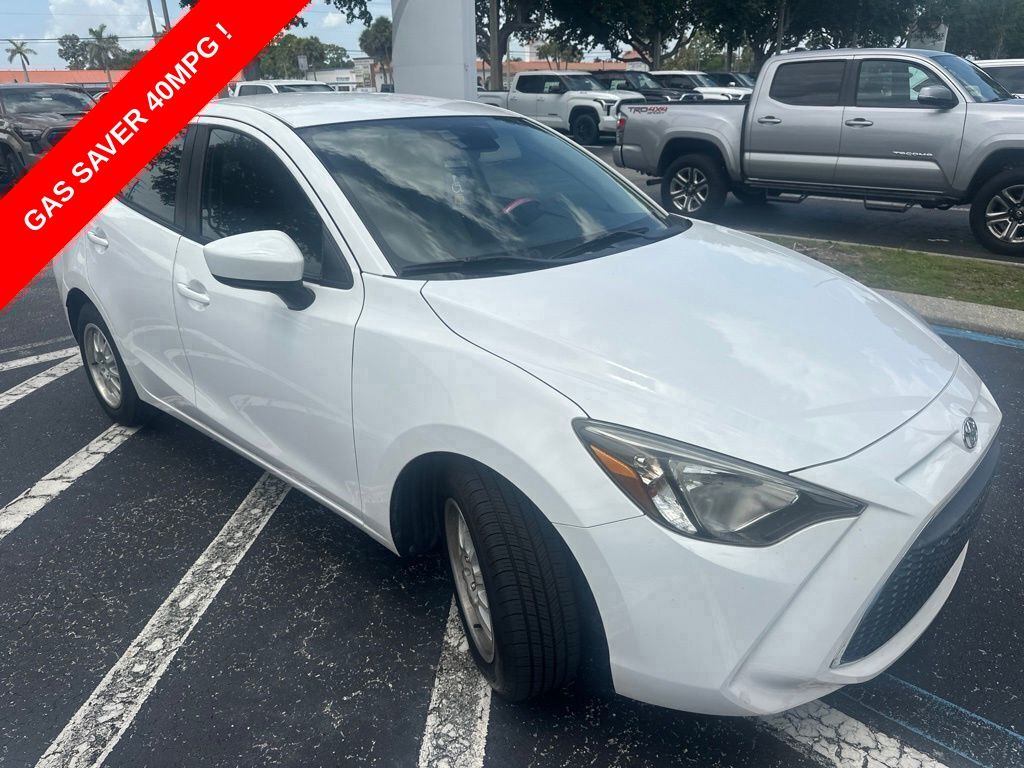 Frost 2019 Toyota Yaris Sedan Front-Wheel Drive 6-Speed Automatic