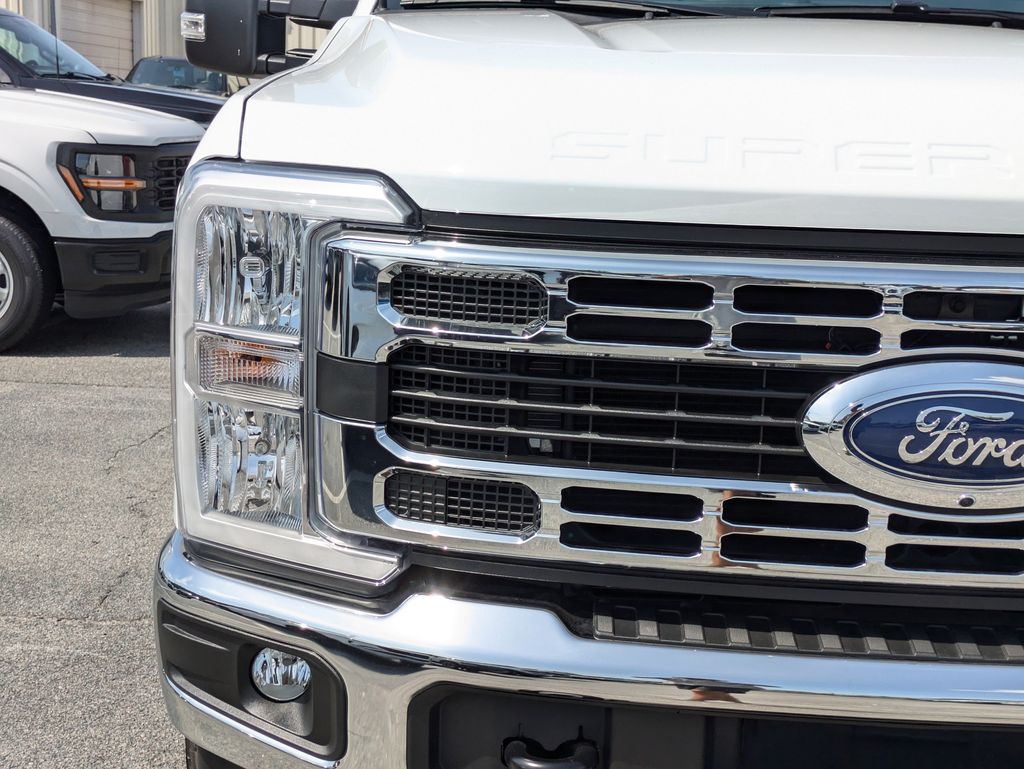2026 Ford F-350 Super Duty XLT