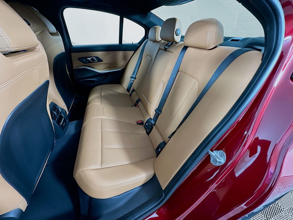 Thumbnail: 2026 BMW 3 Series - 17