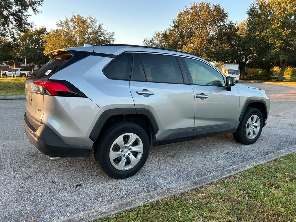 Thumbnail: 2021 Toyota RAV4 - 5