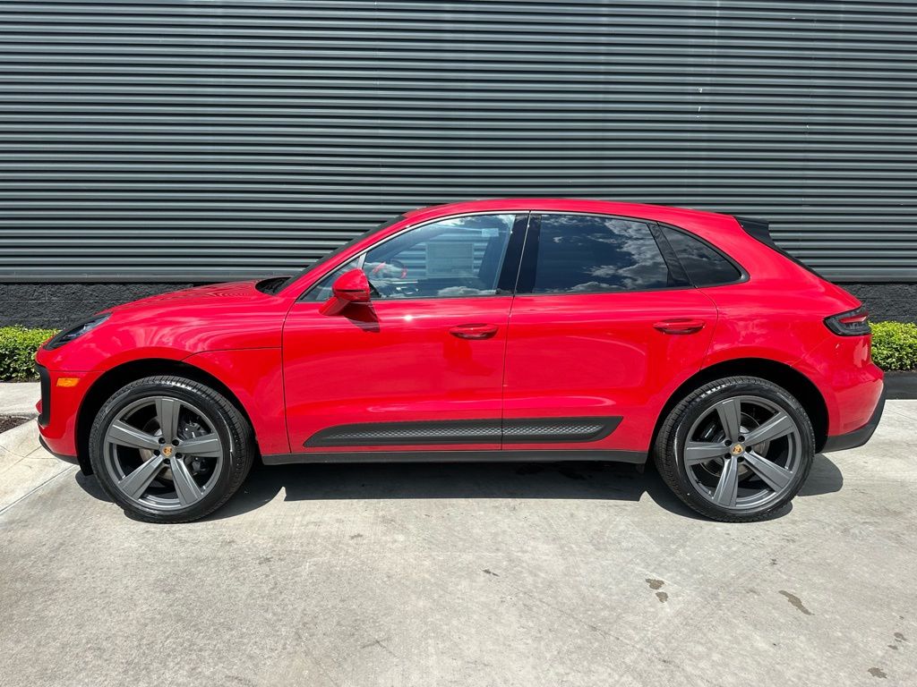 Thumbnail: 2026 Porsche Macan - 2