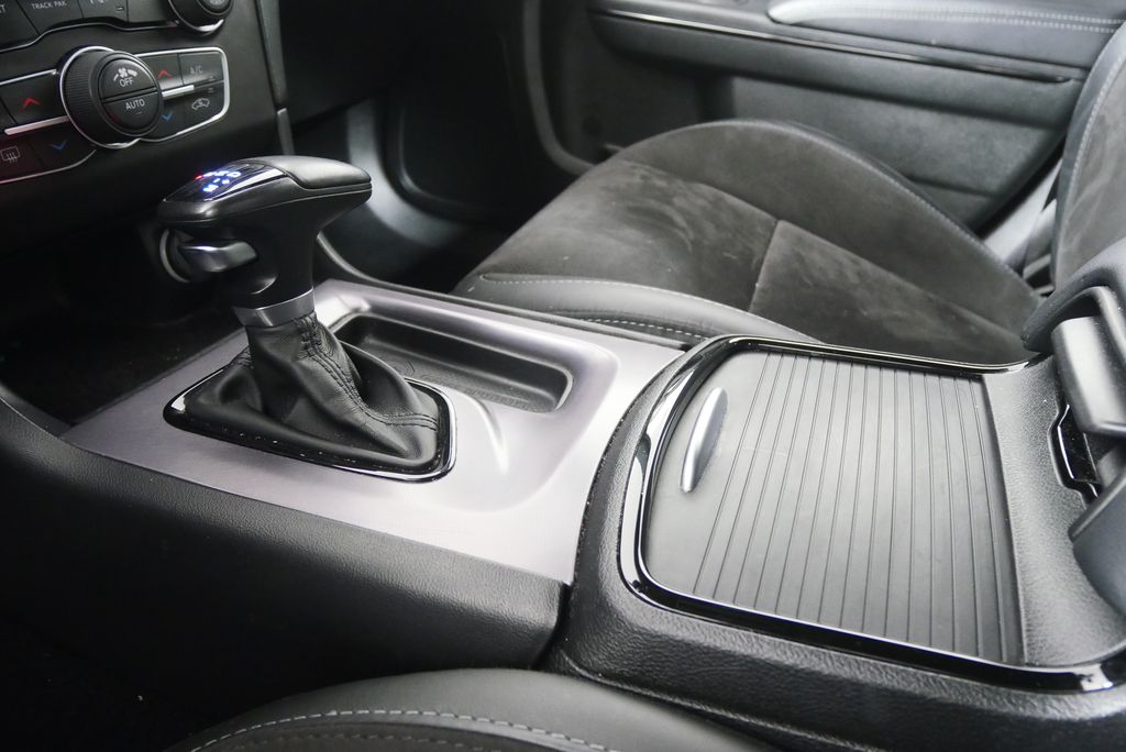 Thumbnail: 2022 Dodge Charger - 25